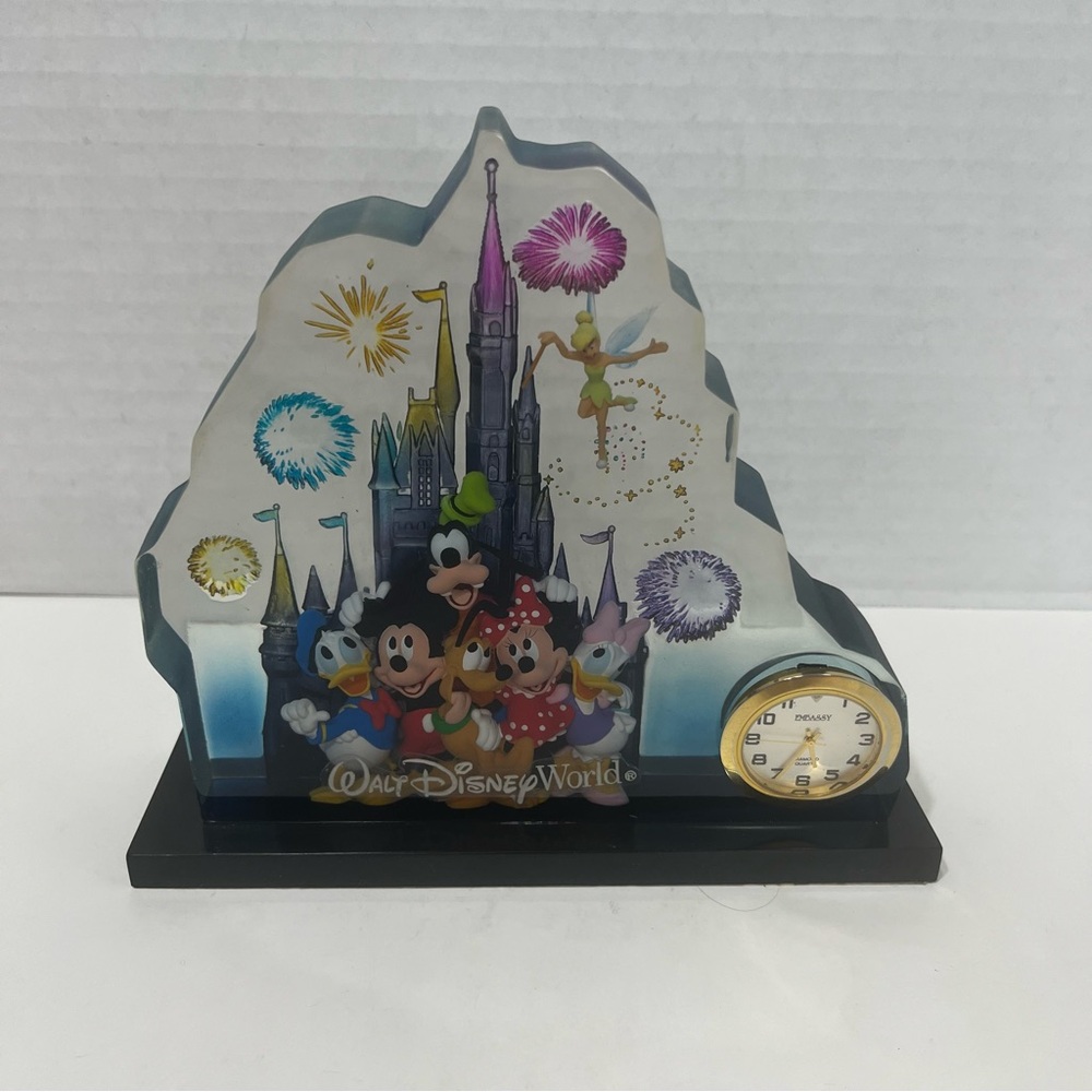 WALT DISNEY WORLD vintage 3D acrylic shelf display clock castle fireworks